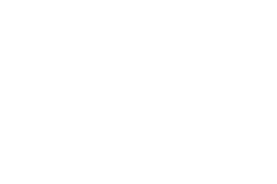 Logo pollitos potterhead: Un pollito con gafas, una cicatriz en la frente y sosteniendo una barita apoyado sobre el nombre del logo.
